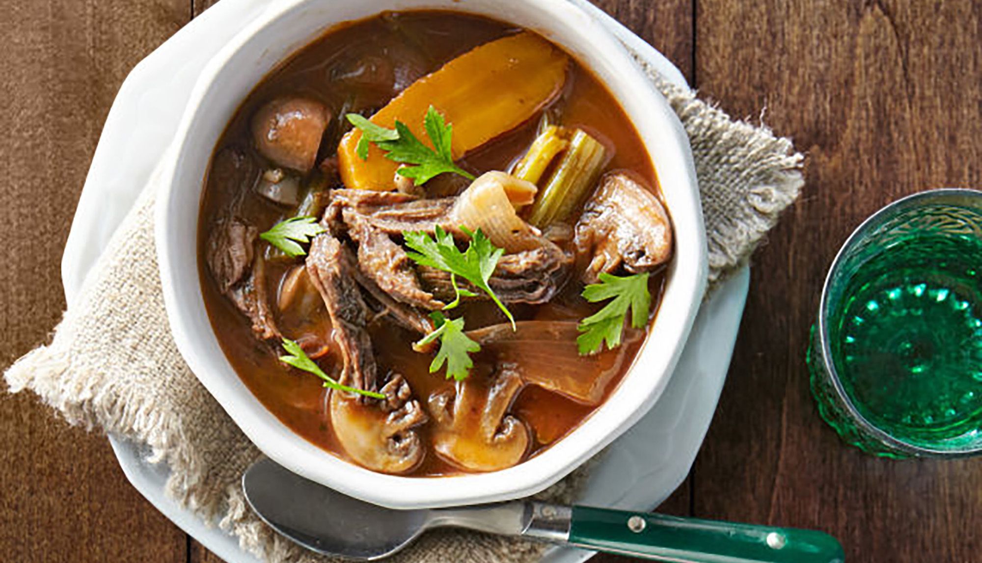 https://hips.hearstapps.com/countryliving/assets/17/23/1496769317-beef-stew.jpg