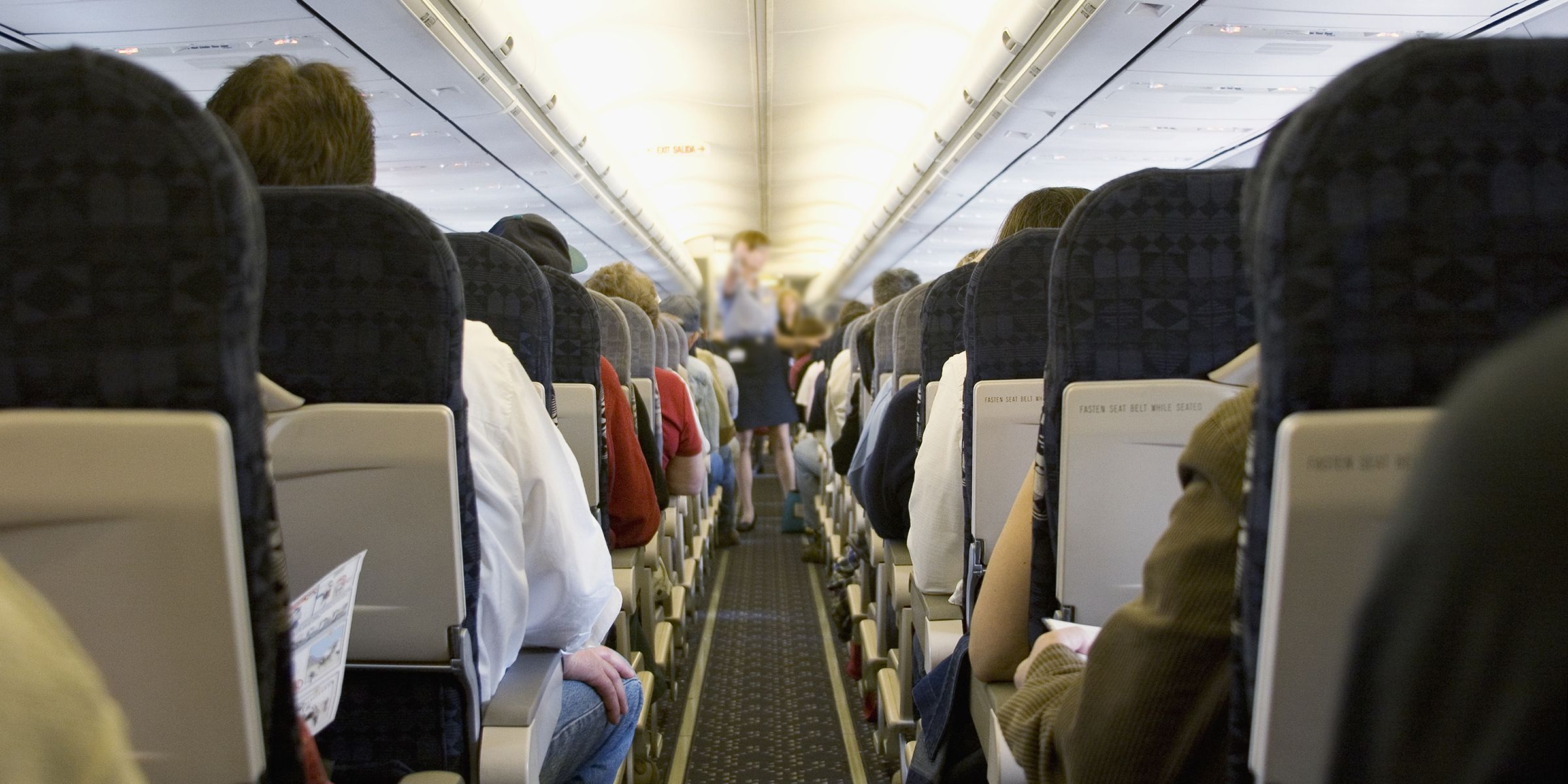 Airplane Travel Etiquette - Airplane and Flight Rules You Should Follow