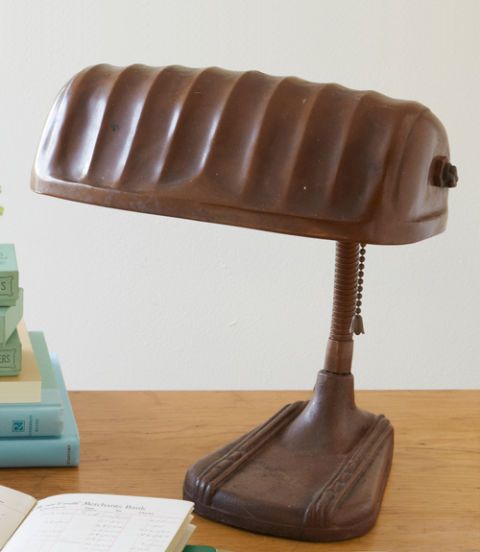 https://hips.hearstapps.com/countryliving/assets/cm/15/09/480x552/54eb6cea63db7_-_vintage-office-supplies-lamp-0913-xln.jpg
