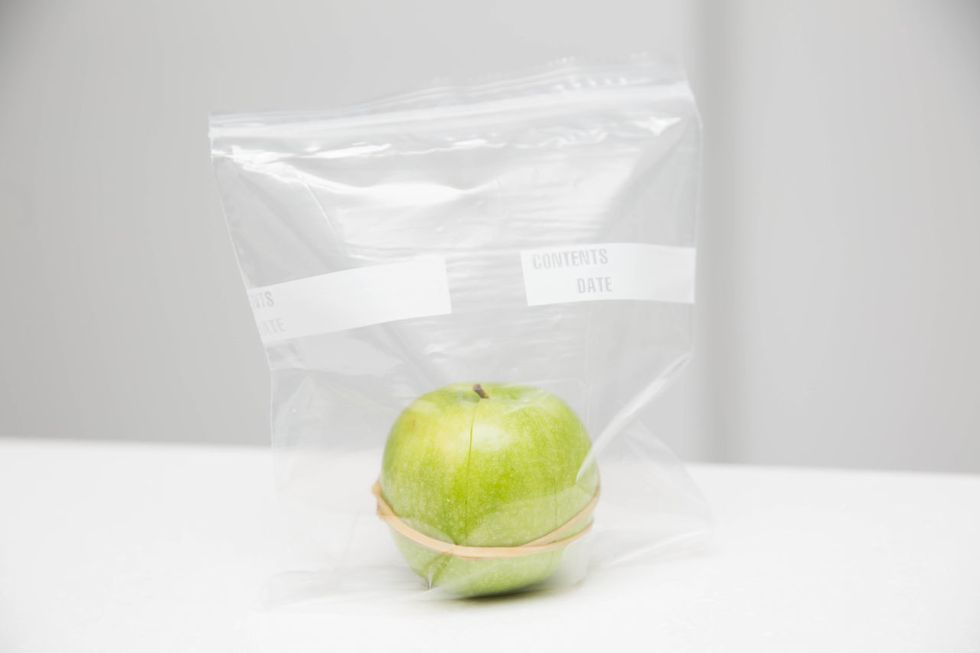 Produce, Fruit, Granny smith, Ingredient, Vegan nutrition, Apple, Natural foods, Whole food, Plastic bag, Still life photography, 