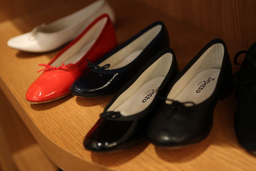 Footwear, Product, Shoe, White, Red, Light, Carmine, Fashion, Black, Dress shoe, 