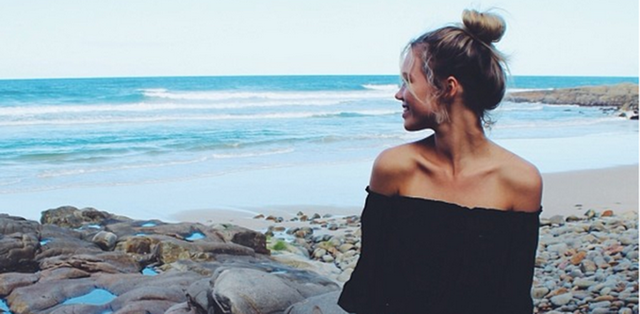 Body of water, Ear, Hairstyle, Shoulder, Coastal and oceanic landforms, Summer, Strapless dress, Ocean, Shore, Beach, 