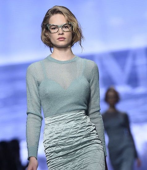 Blue, Glasses, Hairstyle, Sleeve, Human body, Shoulder, Fashion show, Joint, Dress, Waist, 
