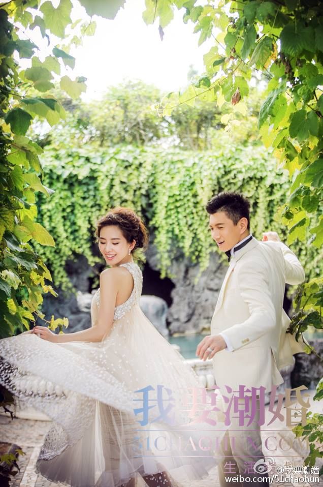 Trousers, Photograph, Bridal clothing, Happy, Dress, People in nature, Formal wear, Wedding dress, Tradition, Gown, 