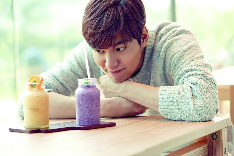 Table, Bottle, Sweater, Drink, Lavender, Bangs, Chemical compound, Peach, Nail, Wood stain, 
