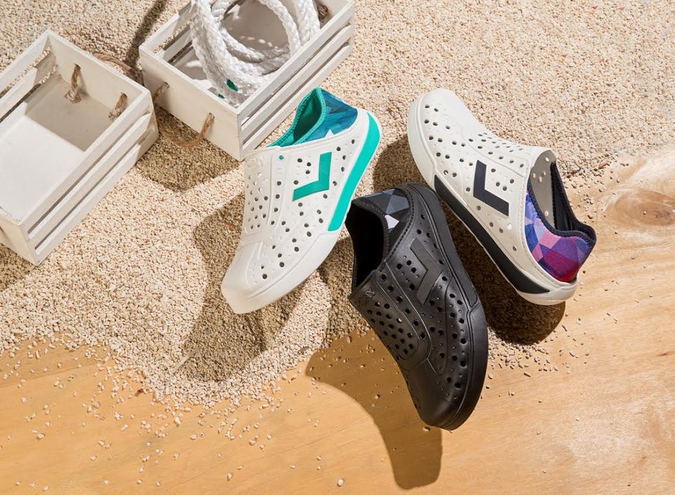 Shoe, Athletic shoe, Sand, Carmine, Running shoe, Sneakers, Grey, Walking shoe, Beige, Outdoor shoe, 