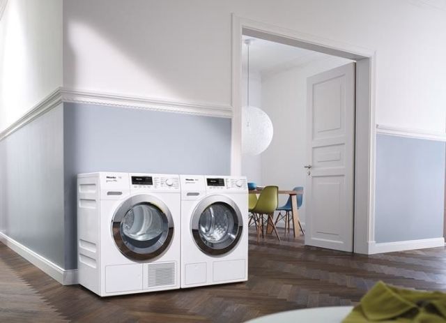 Washing machine, Property, Floor, Room, Clothes dryer, Major appliance, Flooring, Wall, Door, Laundry room, 