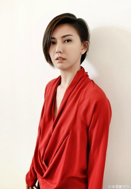 Lip, Sleeve, Forehead, Shoulder, Collar, Joint, Red, Neck, Black hair, Fashion model, 