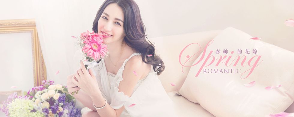 Petal, Flower, Pink, Beauty, Flowering plant, Logo, Cut flowers, Bouquet, Eyelash, Photography, 