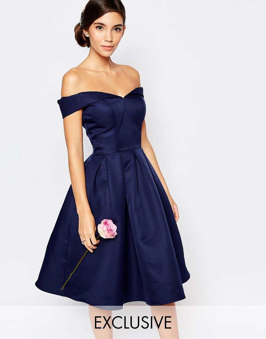 Clothing, Dress, Sleeve, Shoulder, Standing, Joint, Formal wear, One-piece garment, Style, Strapless dress, 