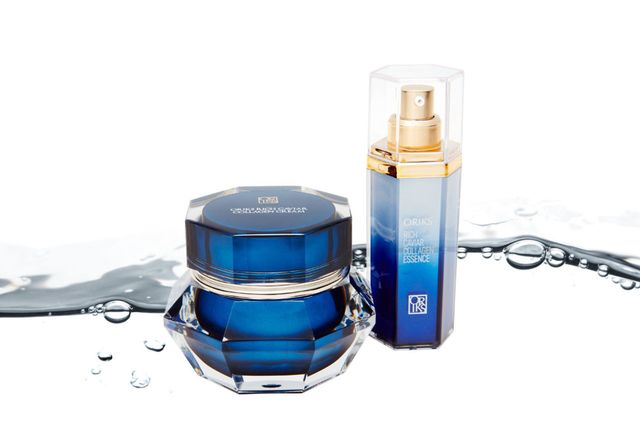 Liquid, Blue, Product, Fluid, Perfume, Aqua, Azure, Electric blue, Cobalt blue, Teal, 