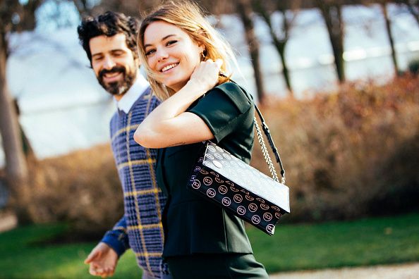Smile, Happy, Bag, People in nature, Facial expression, Honeymoon, Luggage and bags, Love, Street fashion, Shoulder bag, 