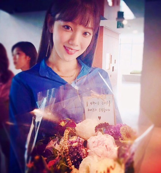 Bangs, Black hair, Sweetness, Japanese idol, Hime cut, Dessert, Delicacy, Makeover, Hair coloring, Bouquet, 