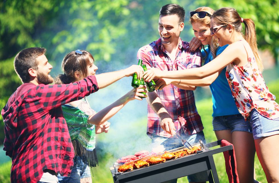 People in nature, Cuisine, Sharing, Plaid, Sunglasses, Tartan, Cooking, Picnic, Dish, Barbecue grill, 