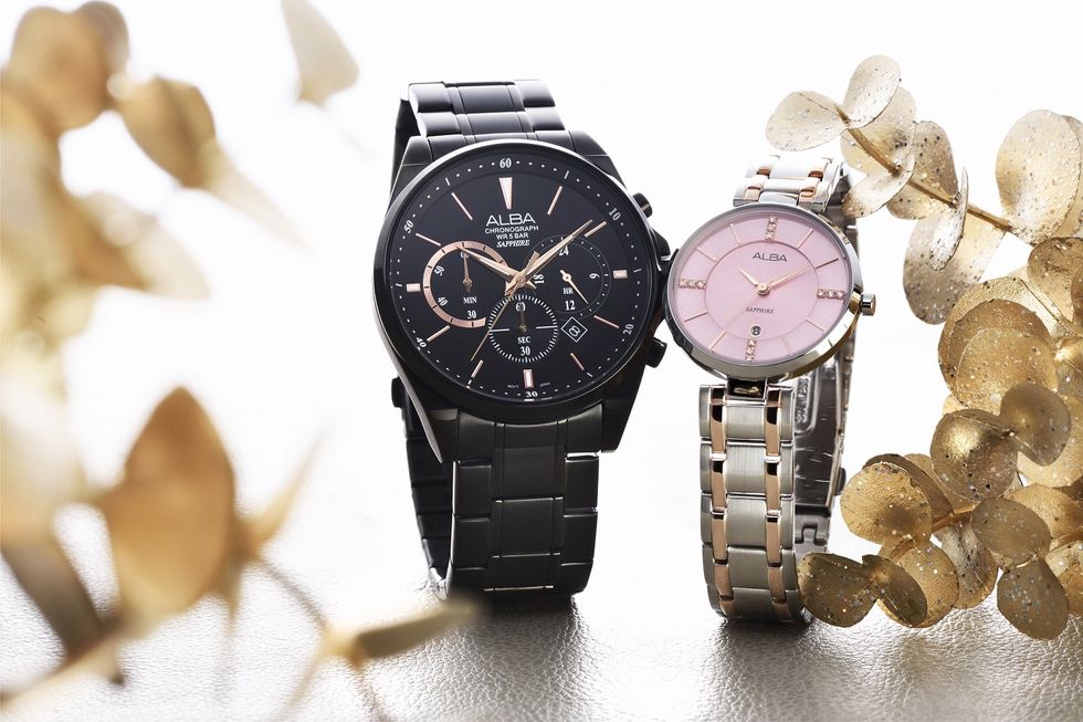 Product, Analog watch, Watch, Glass, Photograph, White, Watch accessory, Font, Clock, Black, 