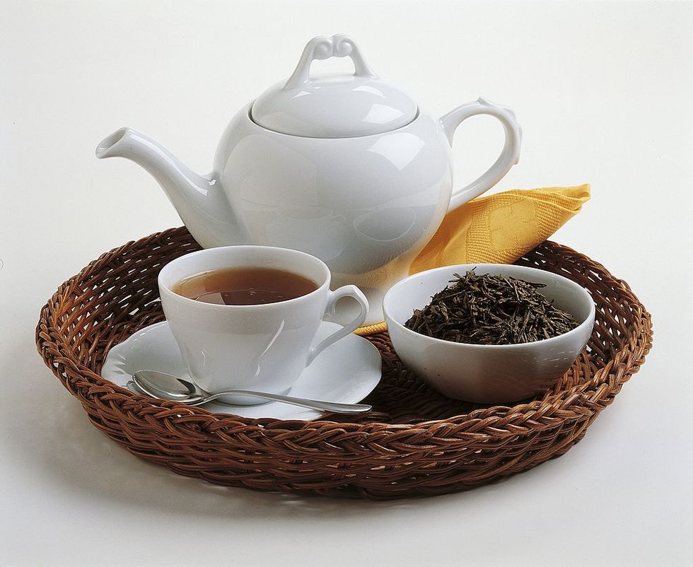 Serveware, Dishware, Drinkware, Porcelain, Tableware, Cup, Teapot, Tea, Ceramic, Ingredient, 