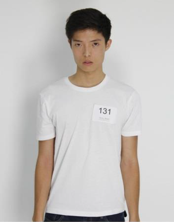 Product, Sleeve, Forehead, Shoulder, Standing, Elbow, Joint, White, T-shirt, Style, 