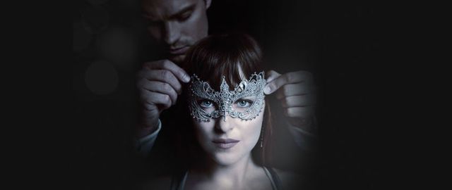 Eyelash, Darkness, Mask, Hair accessory, Flash photography, Photography, Masque, Makeover, Portrait photography, Costume, 