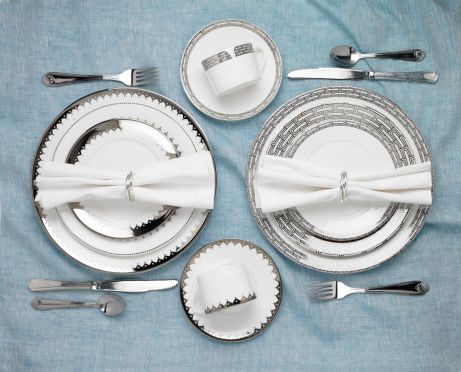 Dishware, Kitchen utensil, Metal, Cutlery, Home accessories, Plate, Silver, Circle, Steel, Household silver, 