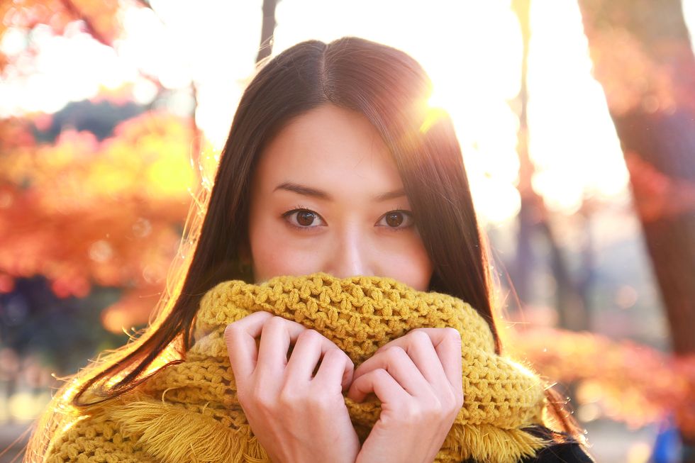 Human, Hairstyle, Yellow, Textile, People in nature, Amber, Organ, Beauty, Sunlight, Long hair, 