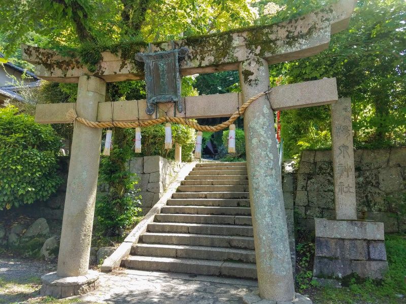 Stairs, Torii, Temple, Place of worship, Shrine, Shinto shrine, Japanese architecture, Historic site, Landscaping, 