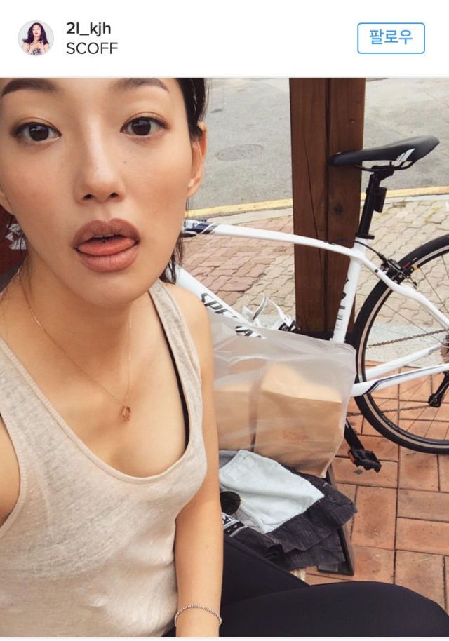 <p>腳踏車也是個雕塑體態的好選擇，經常可以在李伊的Instagram上看到她出門騎腳踏車運動的模樣，不想要到戶外騎腳踏車的Angels，也可以在床上騎空中腳踏車，好好鍛鍊腿部線條。</p>