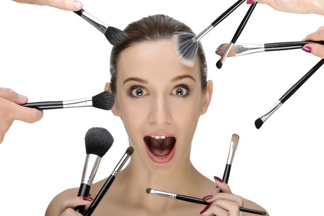 Finger, Lip, Audio equipment, Eyebrow, Eyelash, Organ, Cosmetics, Nail, Brush, Makeover, 