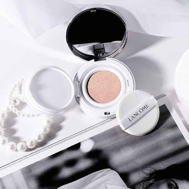 Peach, Circle, Cosmetics, Silver, Camera accessory, Chemical compound, Eye shadow, Face powder, Ophthalmology, Science, 