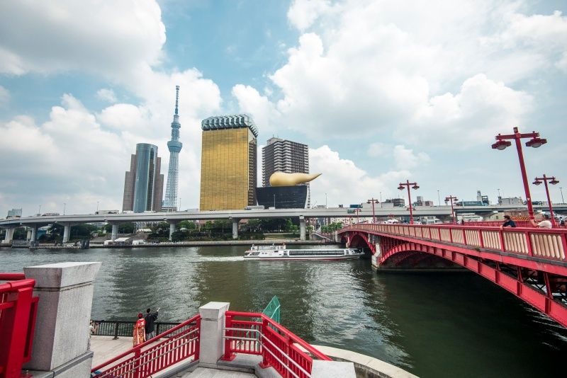 Body of water, Sky, Waterway, Cloud, Bridge, Architecture, Channel, Metropolitan area, City, Urban area, 