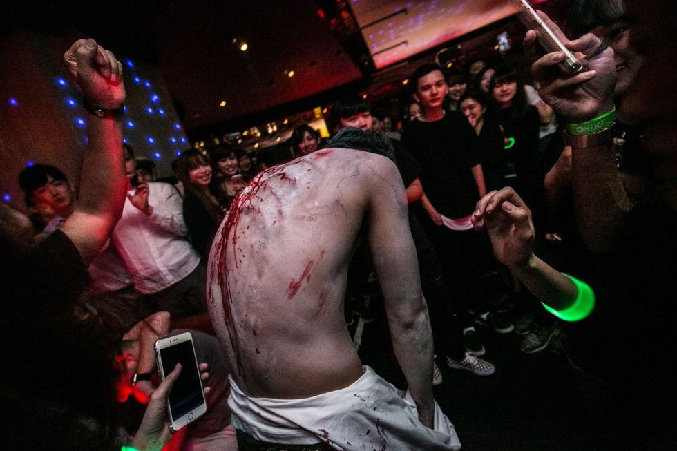 Hand, Party, Chest, Crowd, Trunk, Abdomen, Celebrating, Flesh, Zombie, Barechested, 