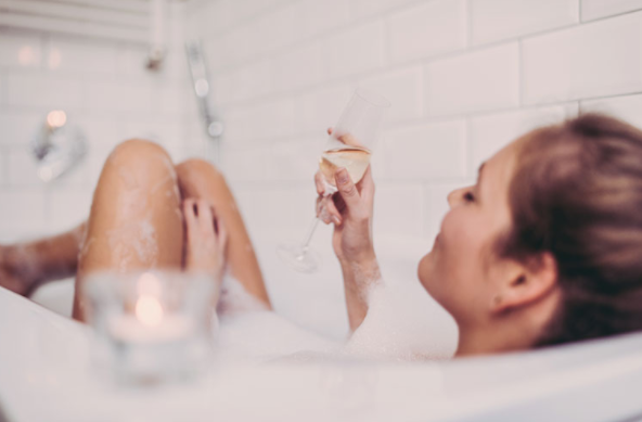 Face, Bathing, Photograph, Skin, Bathtub, Beauty, Eyebrow, Head, Nose, Hand, 