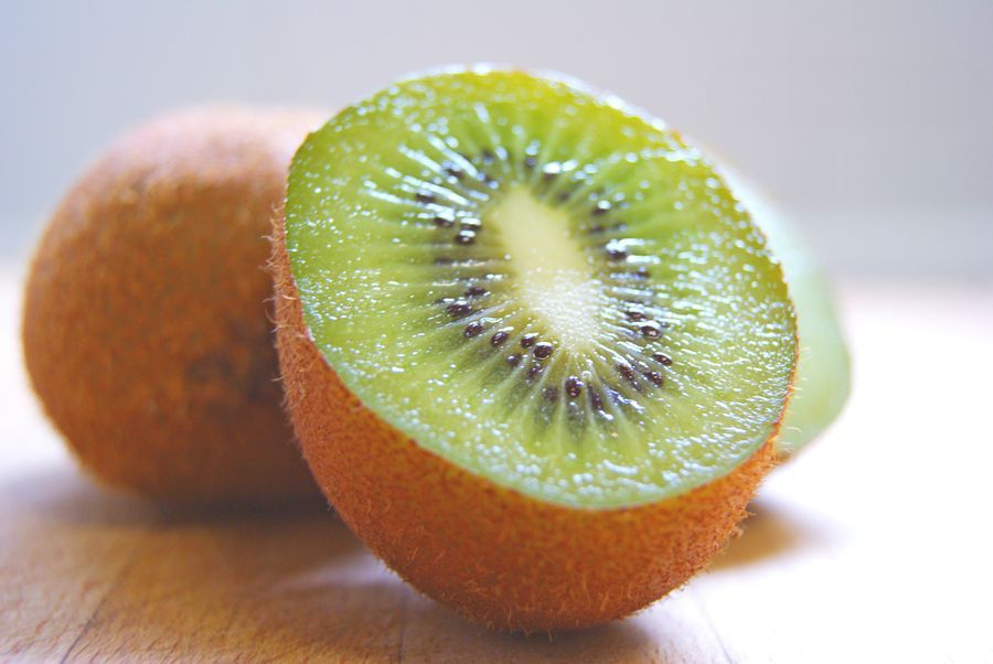 Kiwifruit, Fruit, Food, Plant, Natural foods, Produce, Citrus, Accessory fruit, Hardy kiwi, Vegetarian food, 