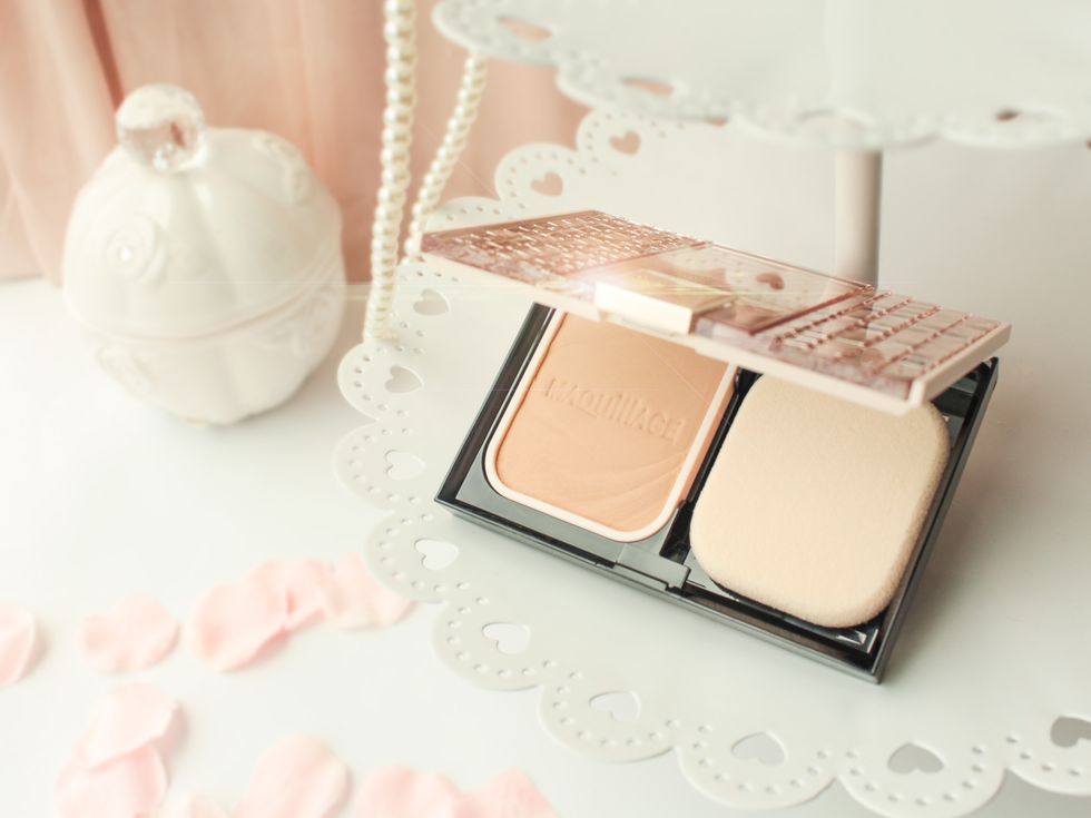 Pink, Cosmetics, Product, Beauty, Beige, Face powder, Peach, Material property, Font, Rectangle, 