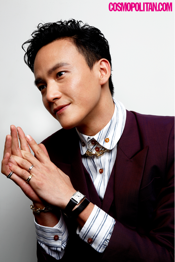 Forehead, Chin, Cool, Cheek, Tie, Photography, Fashion accessory, Black hair, Neck, Suit, 