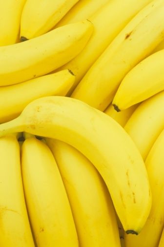 <p>水腫其中一個成因是攝取太多鹽分（鈉質），香蕉含豐富鉀質，能有助身體排出多餘的納，自然也就能改善水腫的問題了，另外香蕉對於正在減肥的女孩來說也是很好的食物喔．<span></span></p>