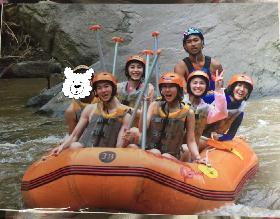 Fun, People, Inflatable boat, Recreation, Social group, Raft, Personal protective equipment, Tourism, Leisure, Watercourse, 