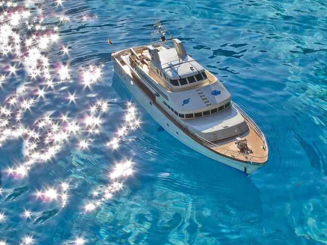Water transportation, Yacht, Luxury yacht, Boat, Vehicle, Naval architecture, Ship, Watercraft, Boating, Sea, 