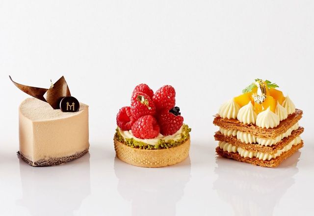 Food, Pâtisserie, Dish, Cuisine, Dessert, Chiboust cream, Pastry, Petit four, Baked goods, Canapé, 