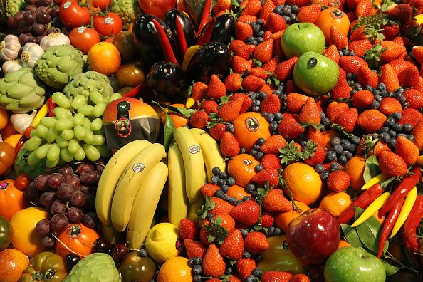 <p>保持鹼性飲食 : 新鮮的水果、深綠色的蔬菜、豆類植物、無鹽的堅果等。</p>
