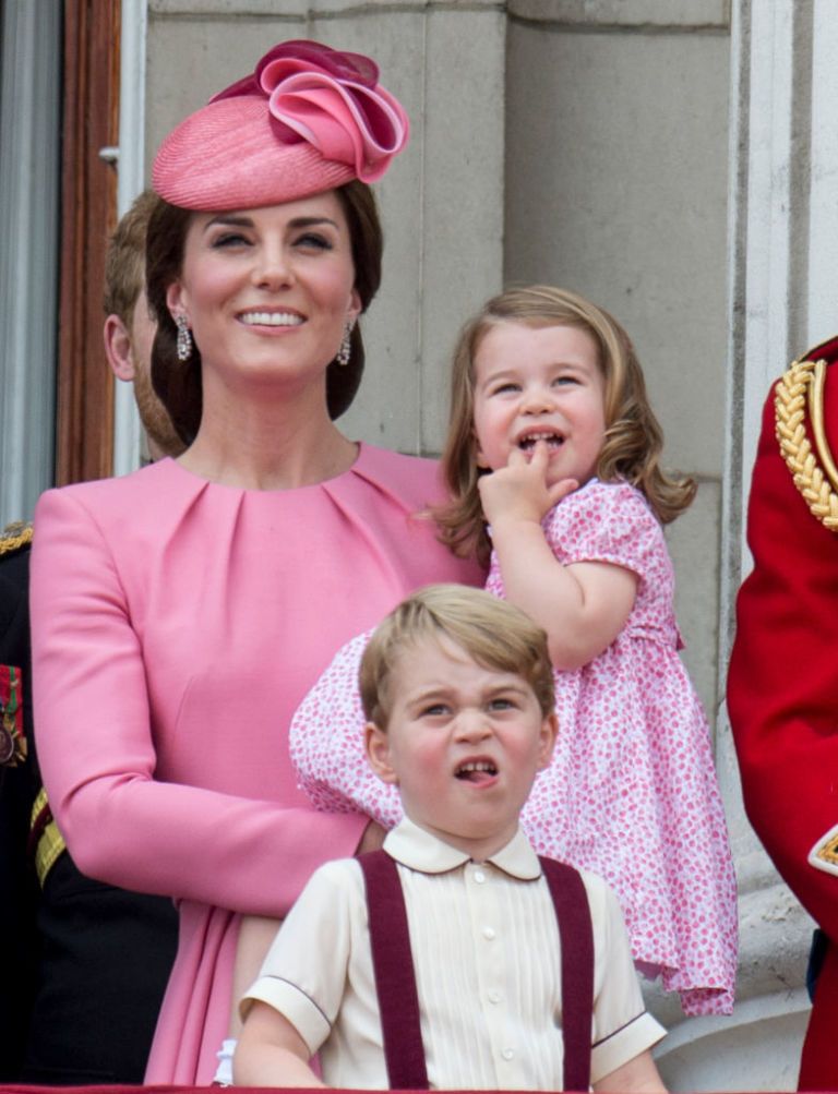 除了喜歡手插口袋，喬治王子的表情還很豐富。