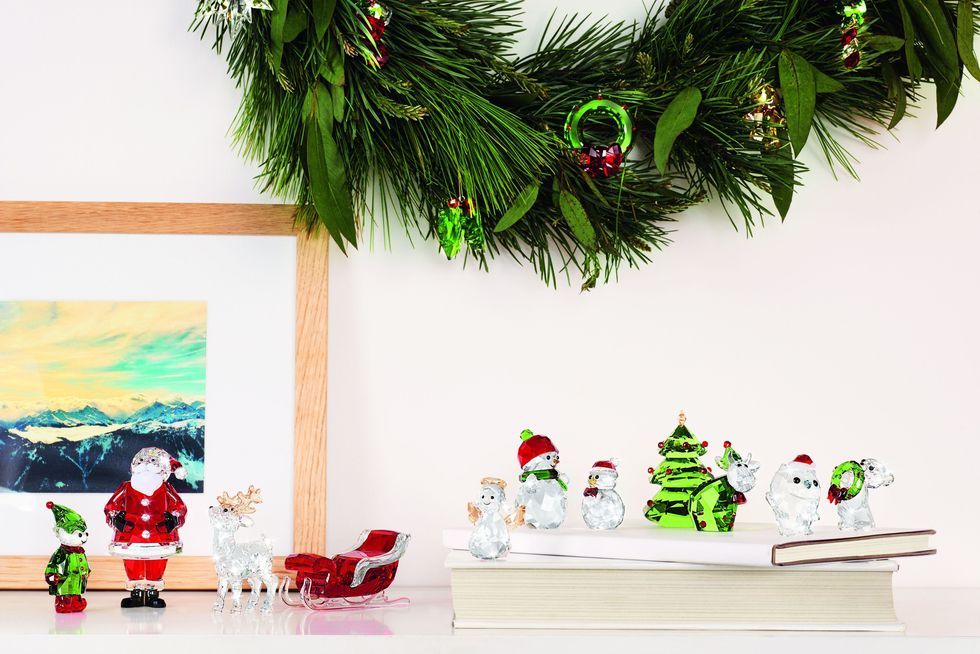 Christmas tree, Christmas decoration, Tree, Christmas, Room, Christmas eve, Christmas ornament, Interior design, Interior design, Plant, 