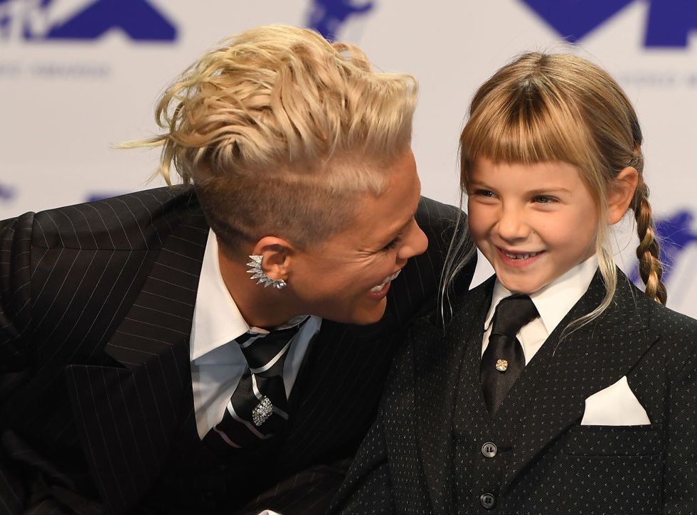 Hair, Hairstyle, Blond, Event, Premiere, Child, Suit, Carpet, Formal wear, 