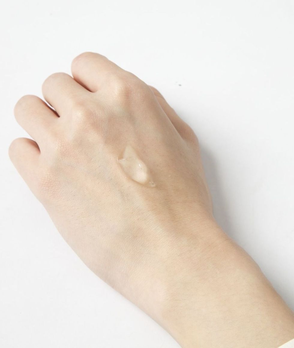 Skin, Hand, Finger, Nail, Arm, Wrist, Material property, Gesture, Beige, Thumb, 