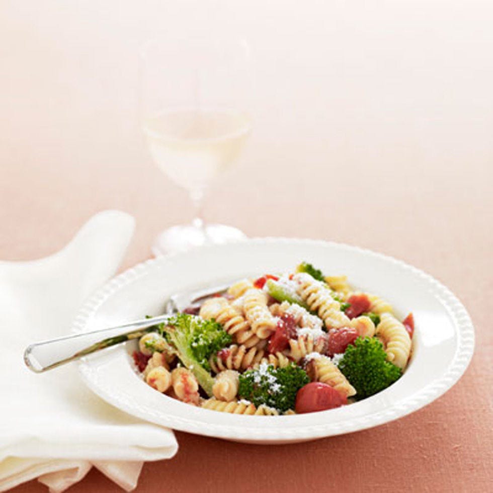 Food, Cuisine, Dishware, Tableware, Stemware, Ingredient, Produce, Wine glass, Fusilli, Vegetable, 