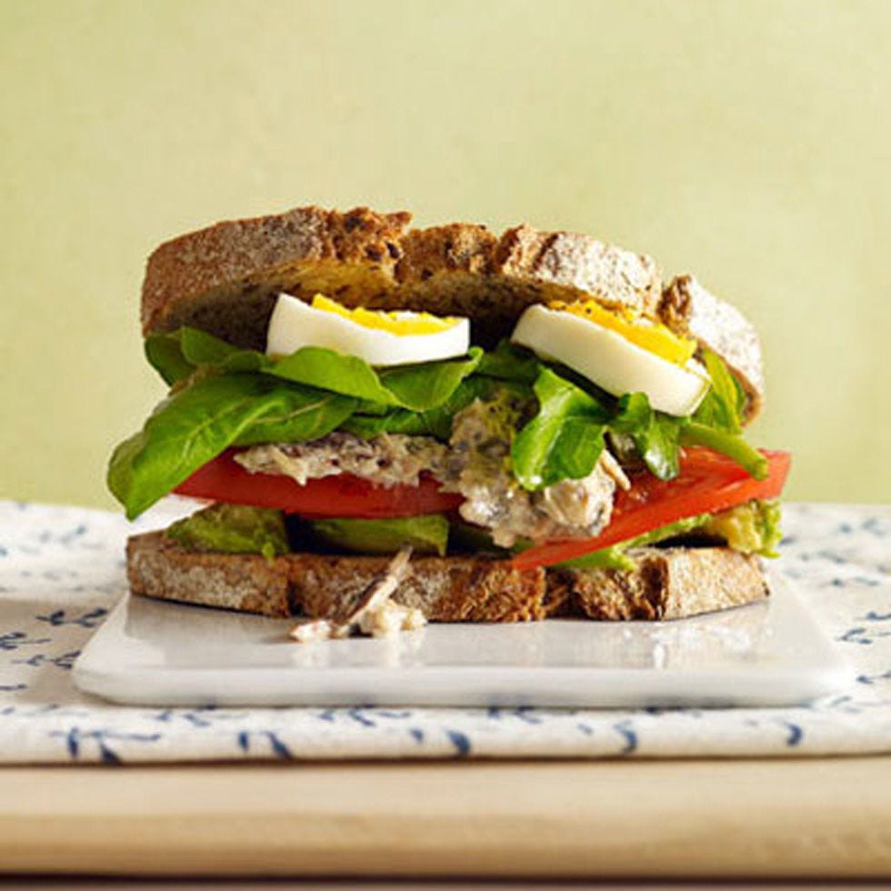 Finger food, Food, Cuisine, Vegetable, Produce, Sandwich, Ingredient, Leaf vegetable, Dish, Baked goods, 