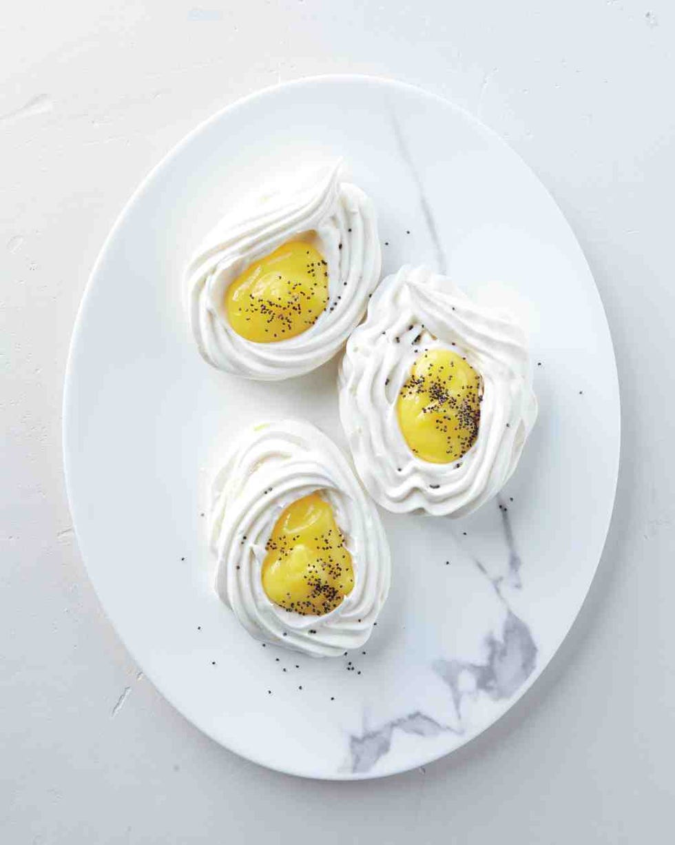 These meringue nests are perfect for Easter!