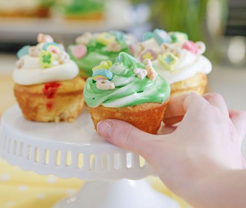 lucky charms cupcakes