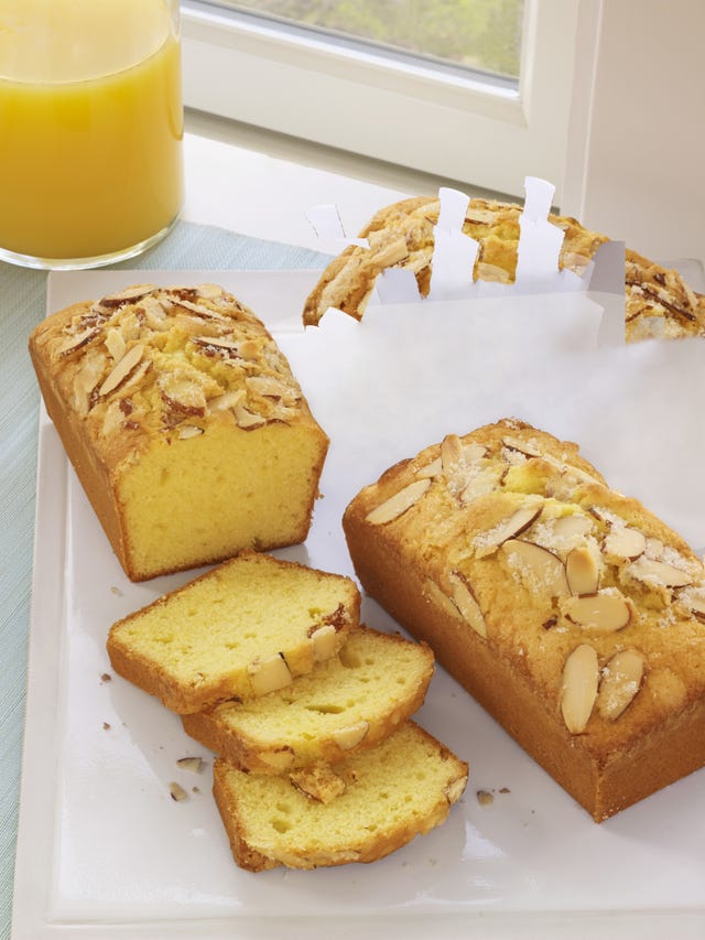 mini olive oil and almond cakes