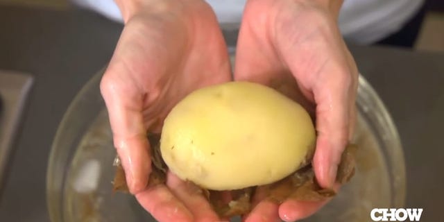 Human, Finger, Yellow, Skin, Food, Produce, Thumb, Fruit, Nail, Potato, 