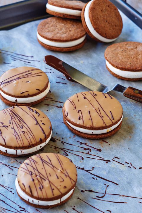 graham cracker and passion fruit whoopies